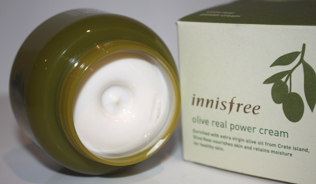 Innisfree Olive Read Power Cream texture