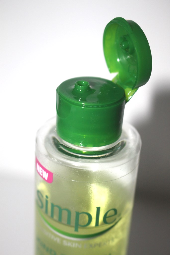Simple Kind To Skin Hydrating Cleansing Oil Packaging