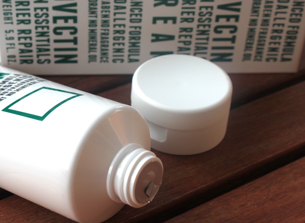 Rovectin Skin Essentials Barrier Repair Cream Packaging