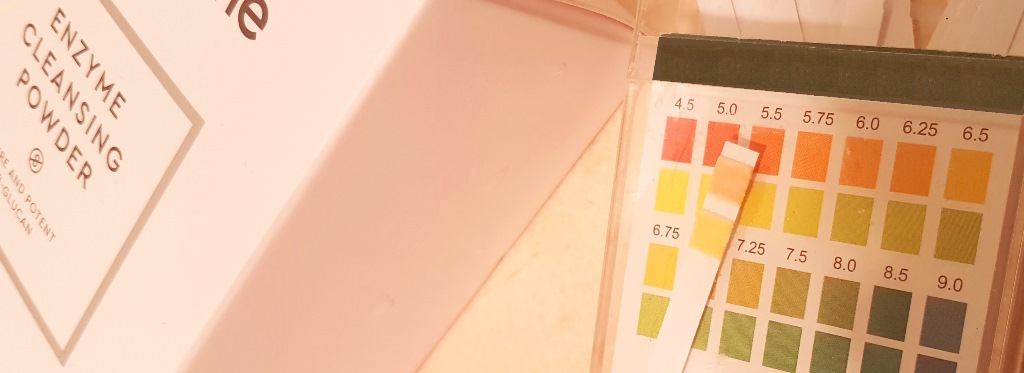 JKosmmune Enzyme Cleansing Powder pH test