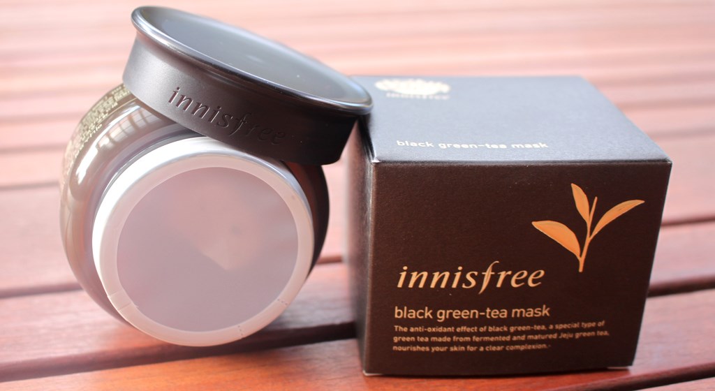Innisfree Black Green-Tea Mask presentation